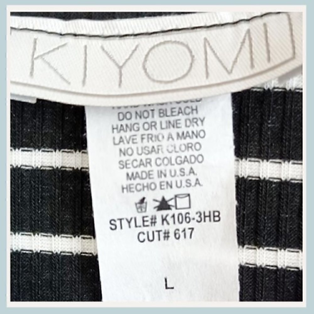 🐝 Super Cute Black & White Striped Dress with Bee Detail 🐝 - Picture 4 of 5
